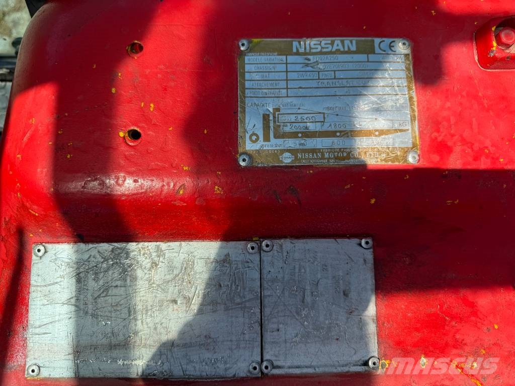 Nissan FD02A25Q 2500 kg Wózki Diesla