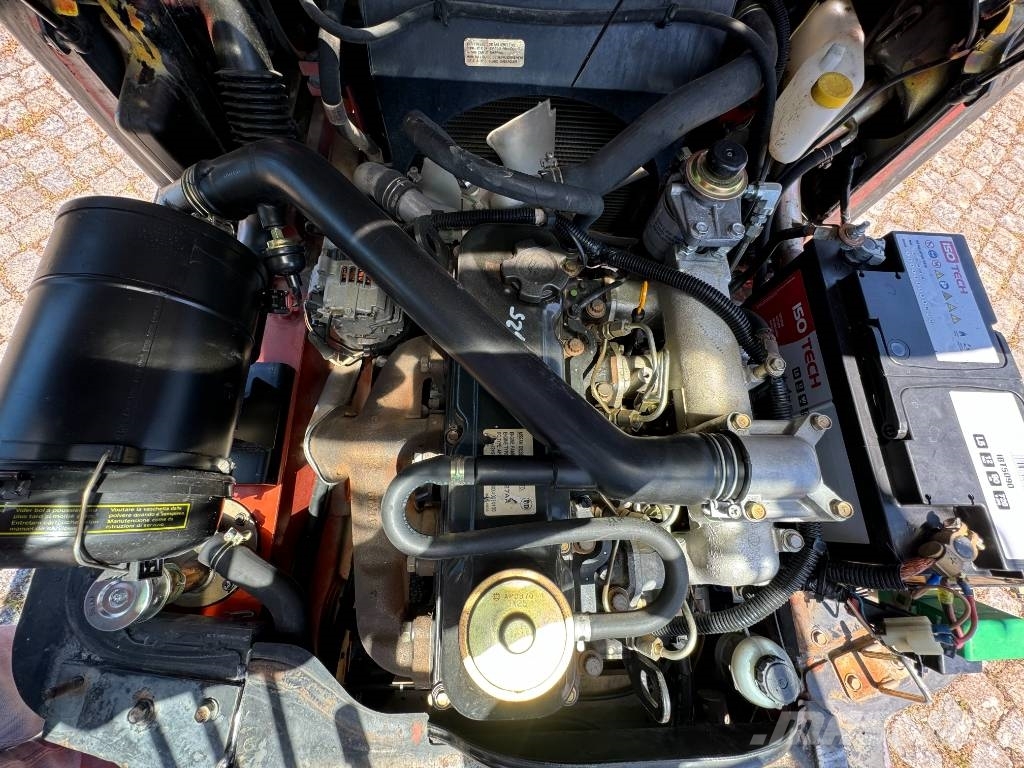 Nissan FD02A25Q 2500 kg Wózki Diesla