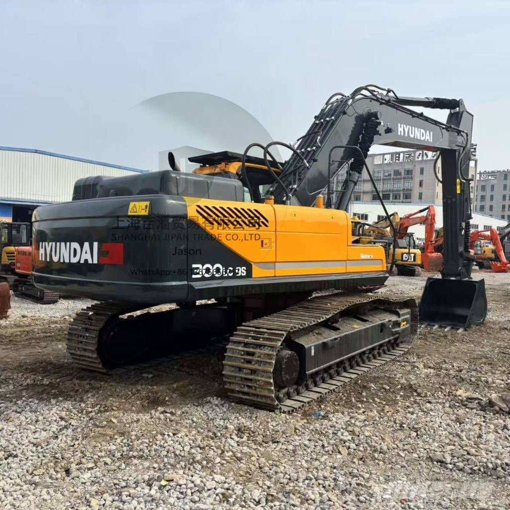 Hyundai Robex 300 LC-9S Kāpurķēžu ekskavatori