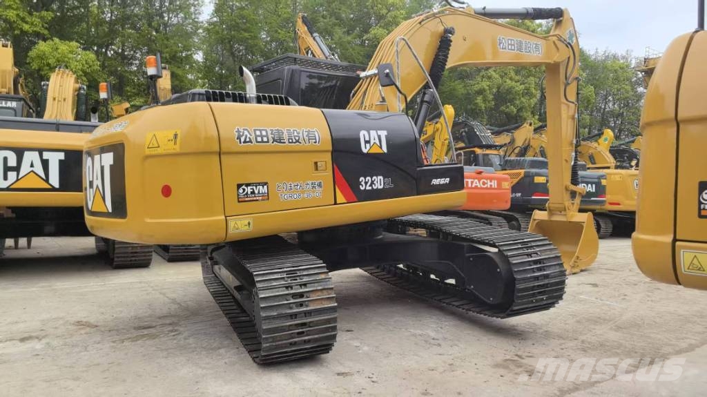 CAT 323 D 履带挖掘机