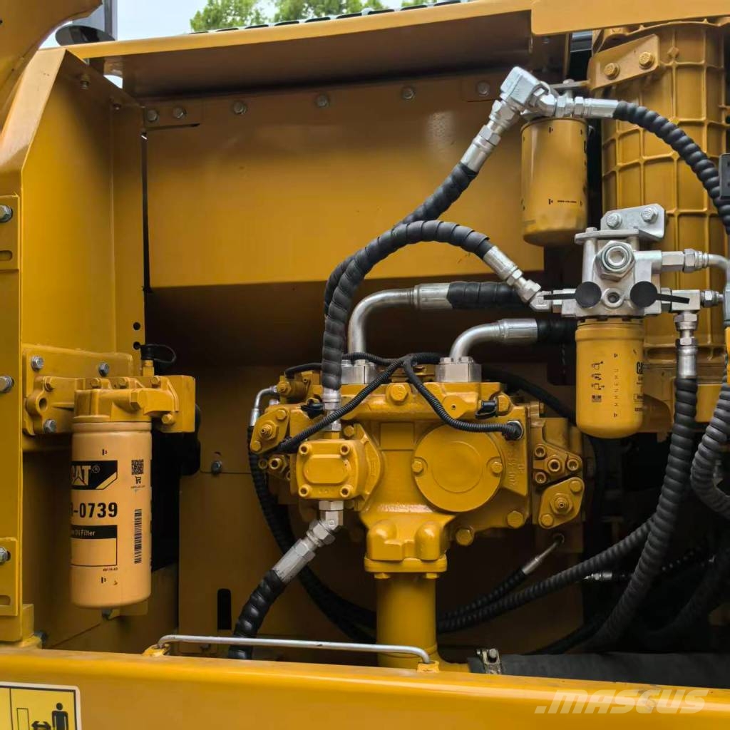 CAT 323 D 履带挖掘机