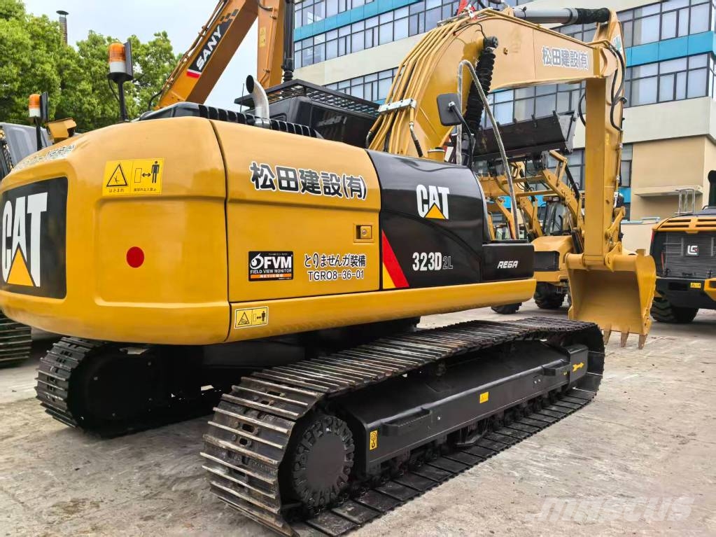 CAT 323 D 履带挖掘机