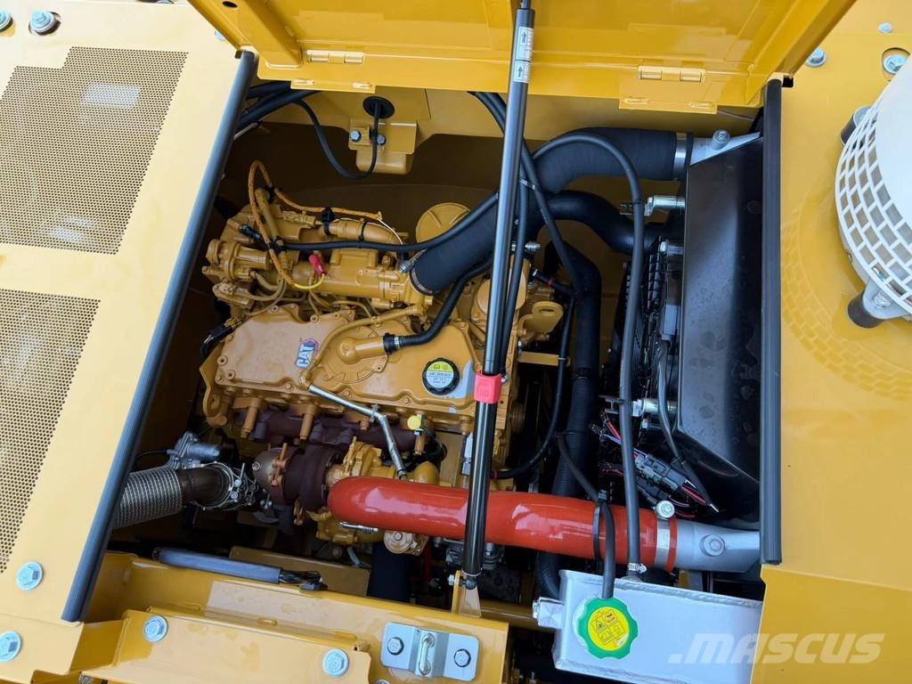 CAT 325 حفارات زحافة