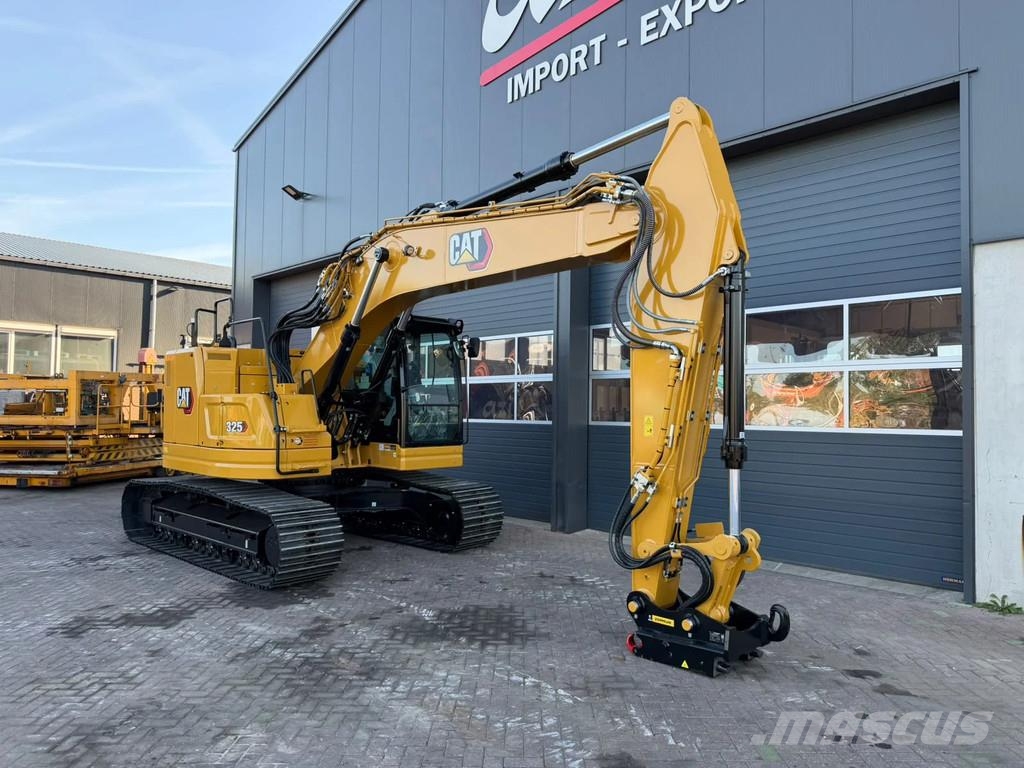 CAT 325 حفارات زحافة