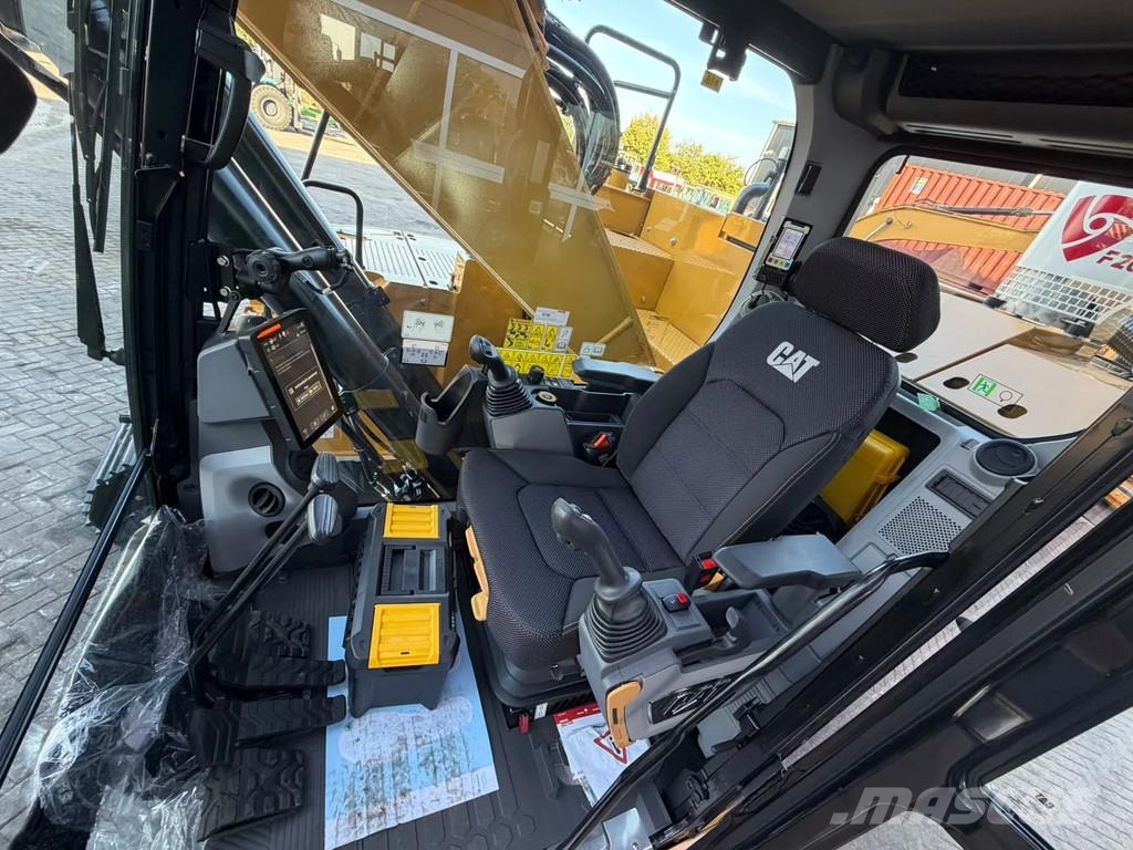 CAT 325 حفارات زحافة