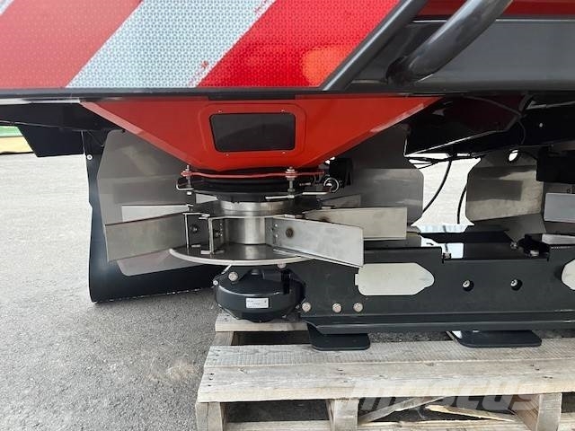 Kubota DSXL-W GEOSPREAD 3900 Trosilniki mineralnega gnojila