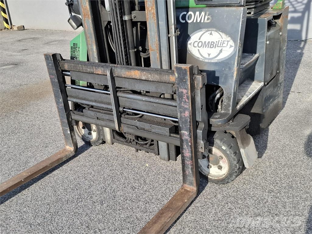 Combilift C3000CB 4방향 리치트럭
