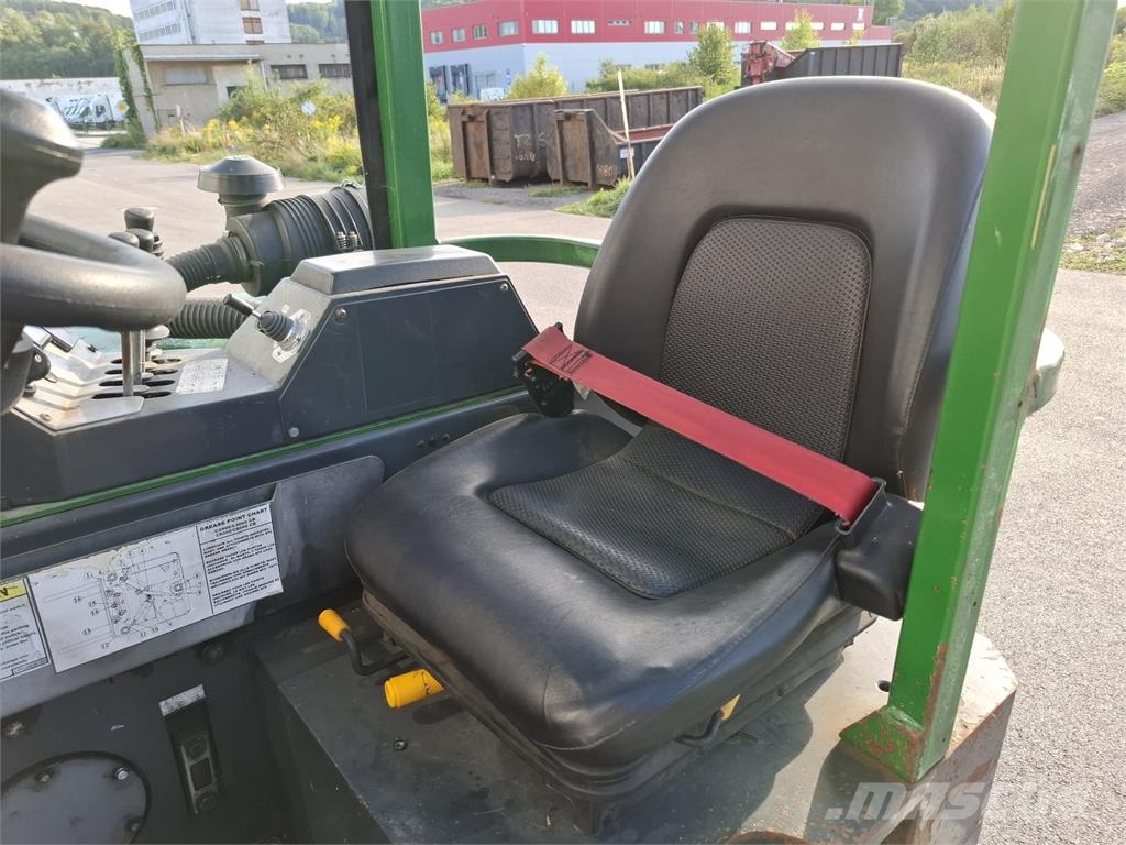 Combilift C3000CB Nelitietrukit