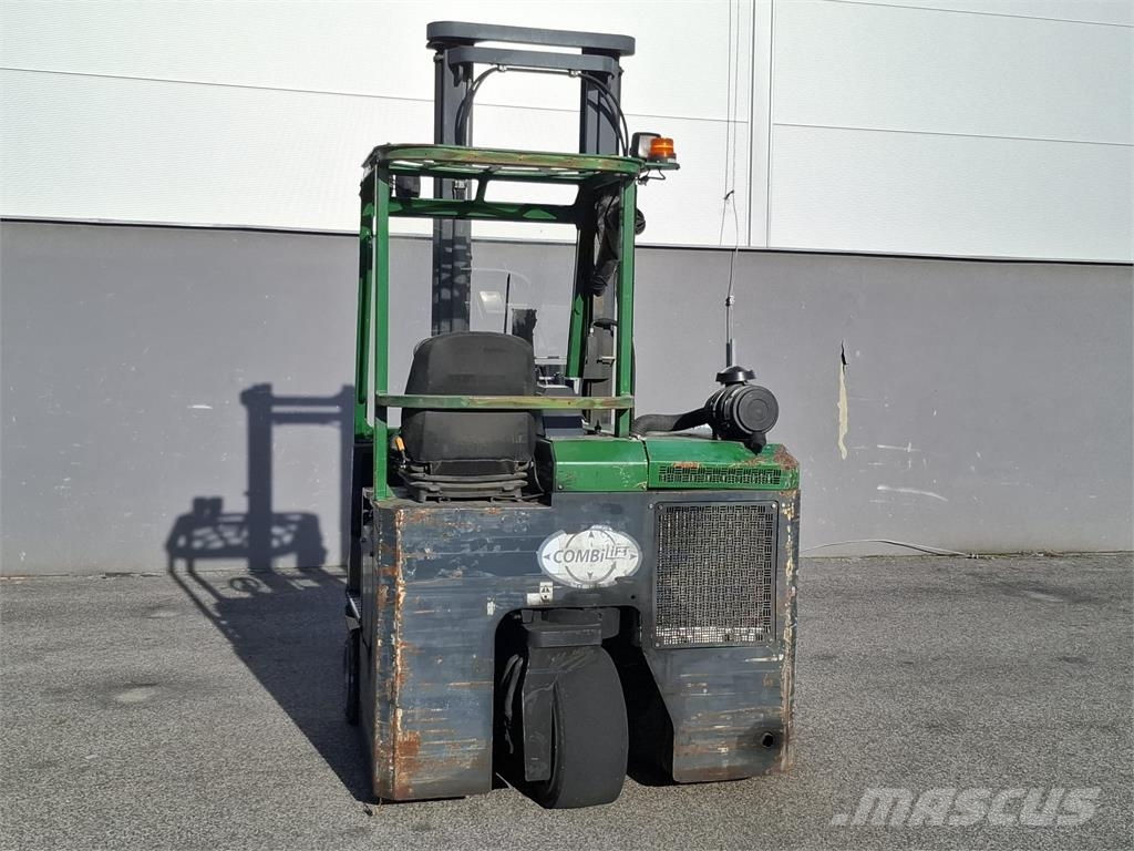 Combilift C3000CB 4방향 리치트럭