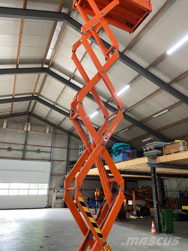 SkyJack SJ 3219 schaar hoogwerker 8 meter رافعات مقصية الشكل