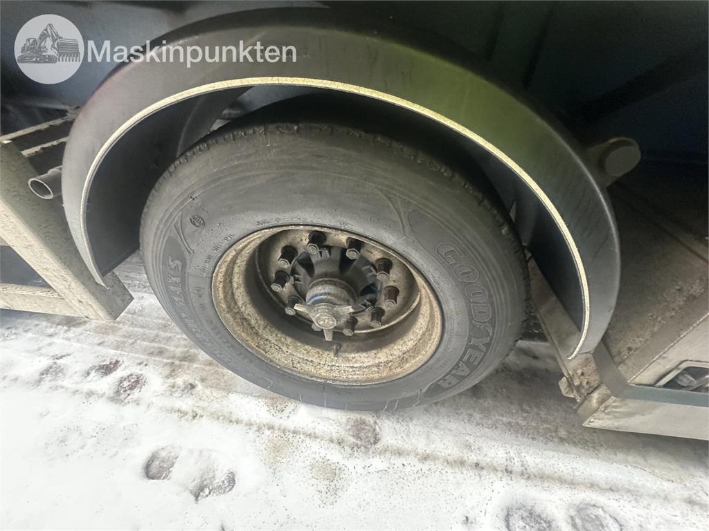 Ekeri S8-D مقطورات ذات هيكل صندوقي