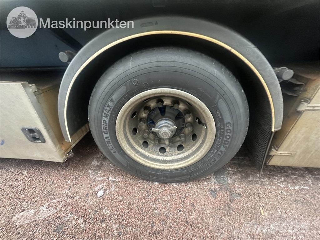 Ekeri S8-D مقطورات ذات هيكل صندوقي