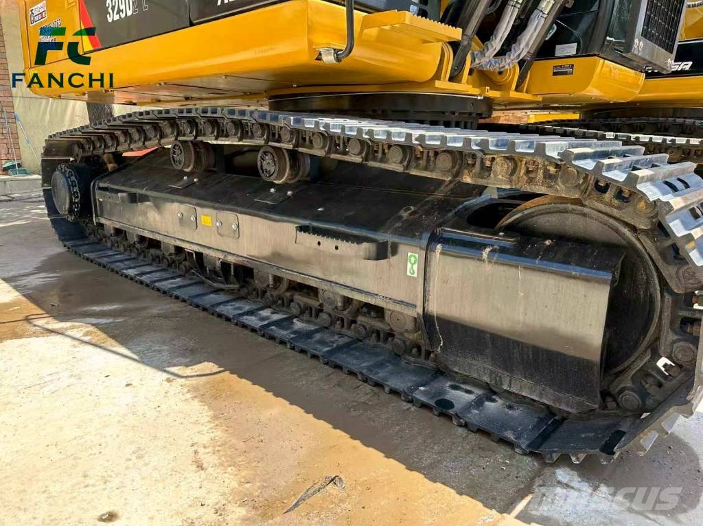 CAT 329D2L Bagri goseničarji