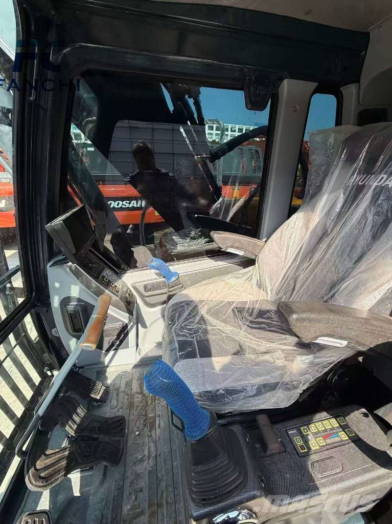 Hyundai hx220hd Gravemaskiner på larvebånd