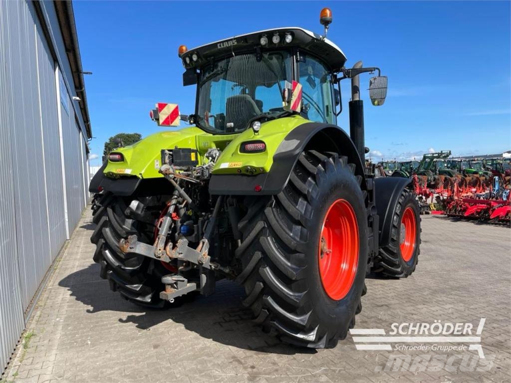 CLAAS AXION 920 CMATIC Tractors