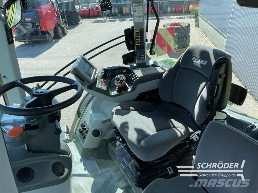 CLAAS AXION 920 CMATIC Tractors