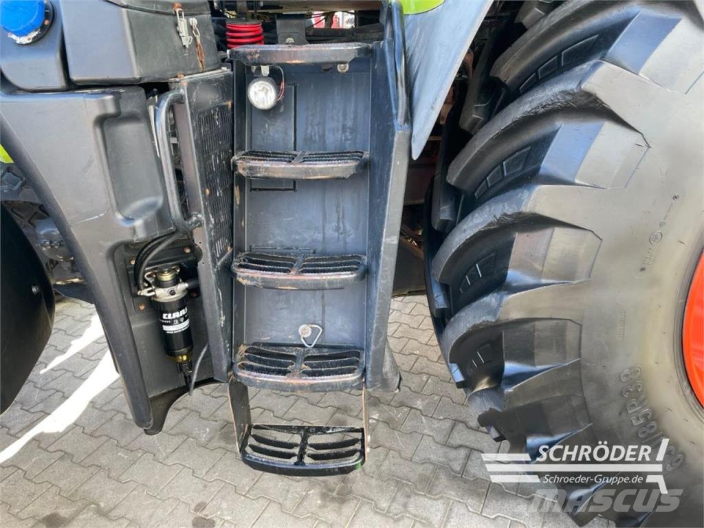 CLAAS AXION 920 CMATIC Tractors