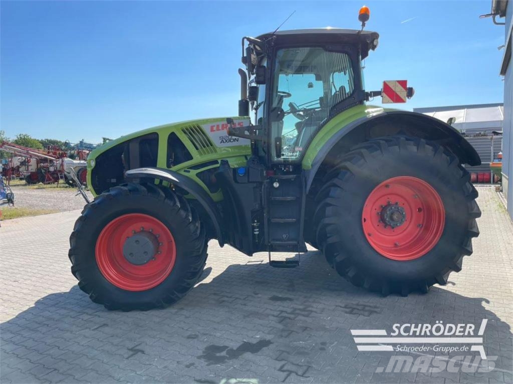 CLAAS AXION 920 CMATIC Tractors