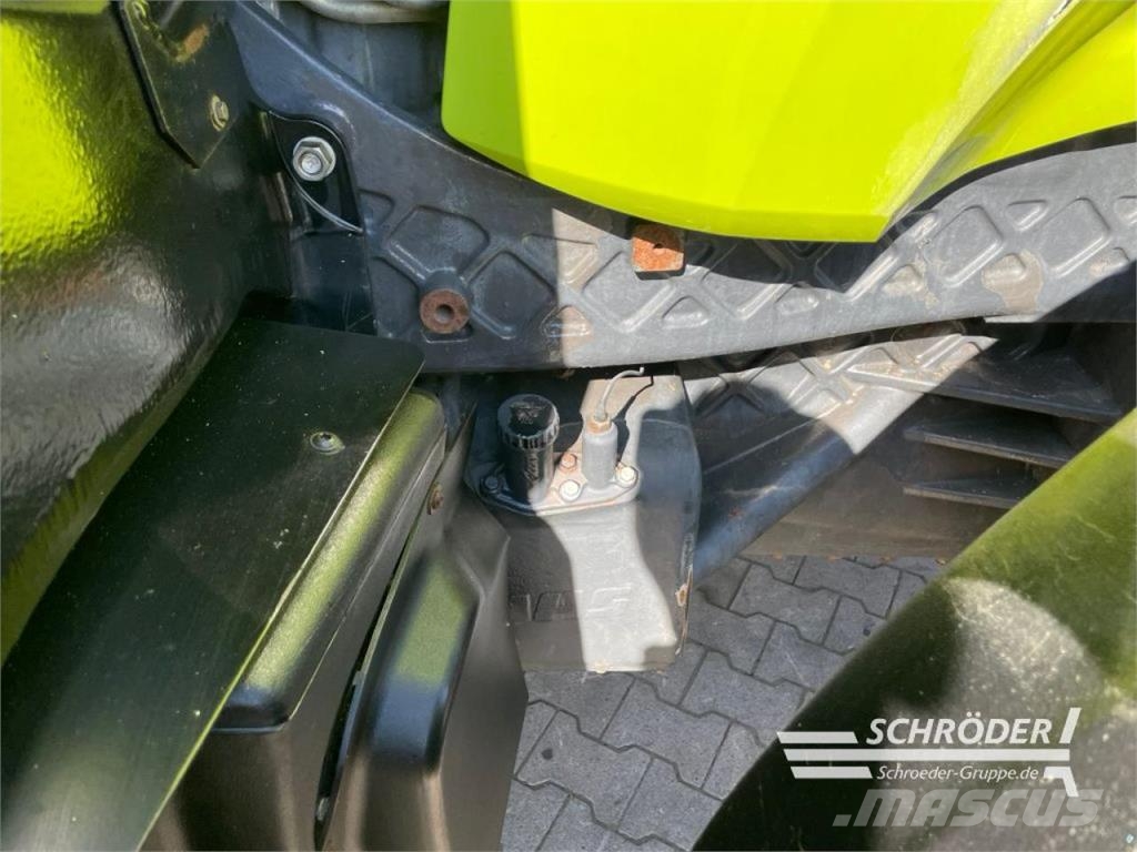 CLAAS AXION 920 CMATIC Tractors