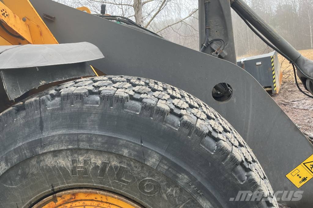Volvo L 120 F Pyöräkuormaajat