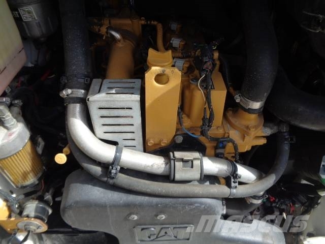 CAT 259 D لوادر انزلاقية التوجيه