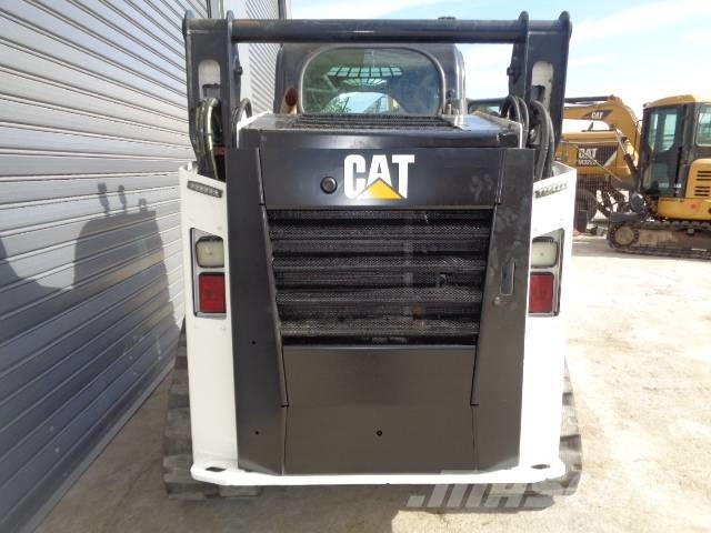 CAT 259 D لوادر انزلاقية التوجيه