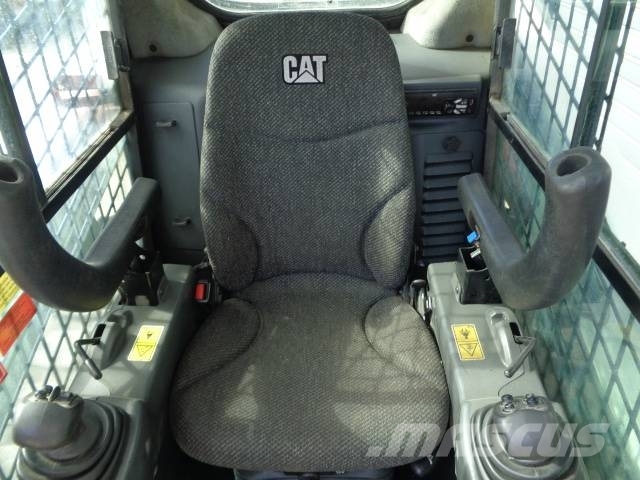 CAT 259 D لوادر انزلاقية التوجيه