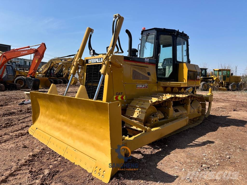 CAT D6G Kāpurķēžu buldozeri