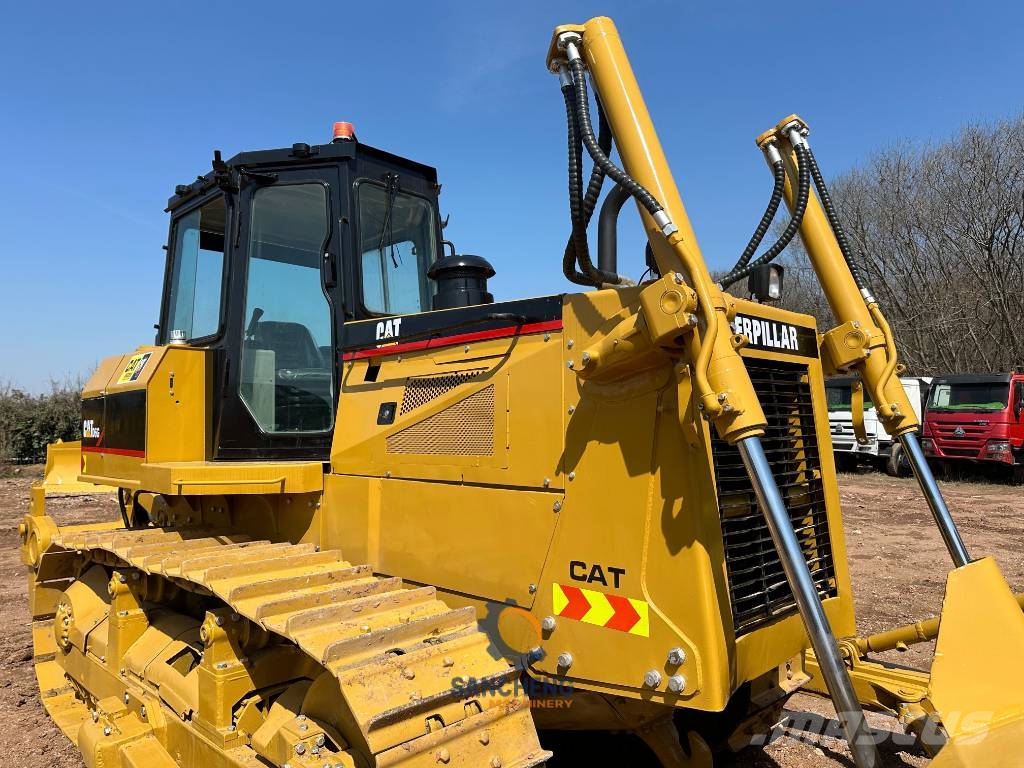 CAT D6G Kāpurķēžu buldozeri