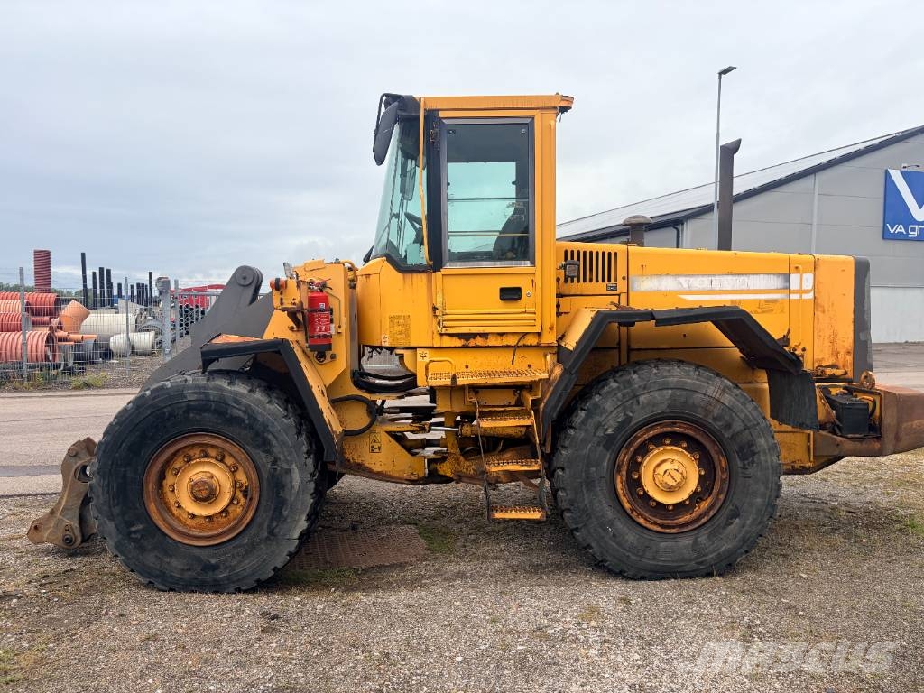 Volvo L 90 C لوادر بعجل