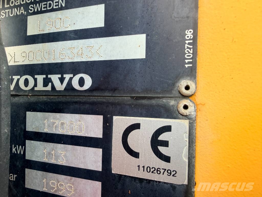 Volvo L 90 C لوادر بعجل