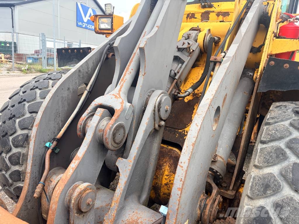 Volvo L 90 C لوادر بعجل