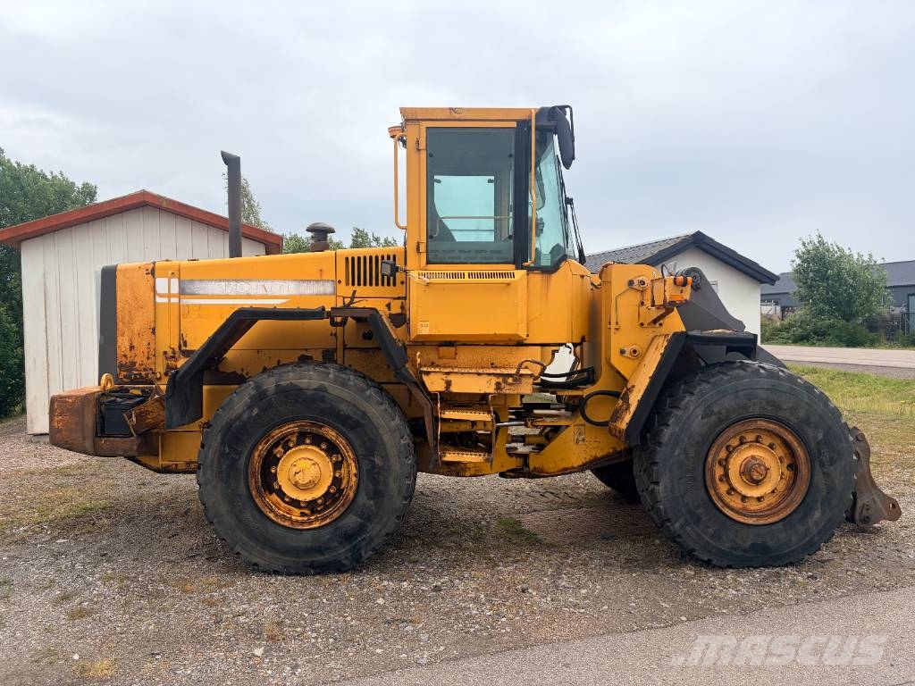 Volvo L 90 C لوادر بعجل