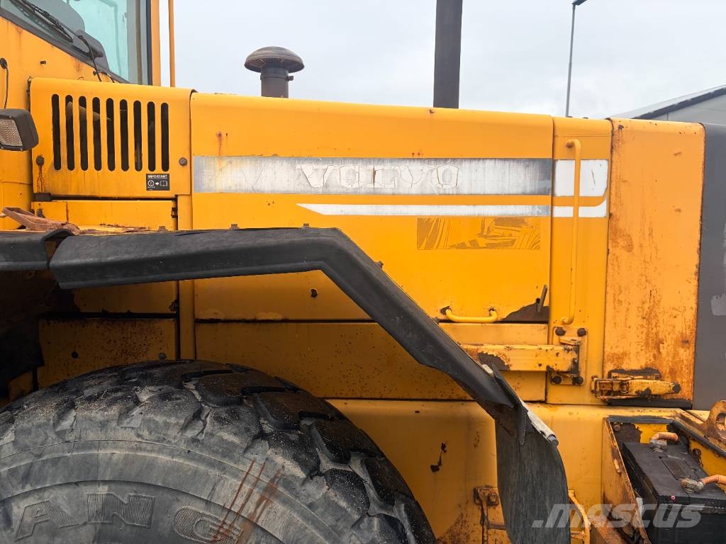Volvo L 90 C لوادر بعجل