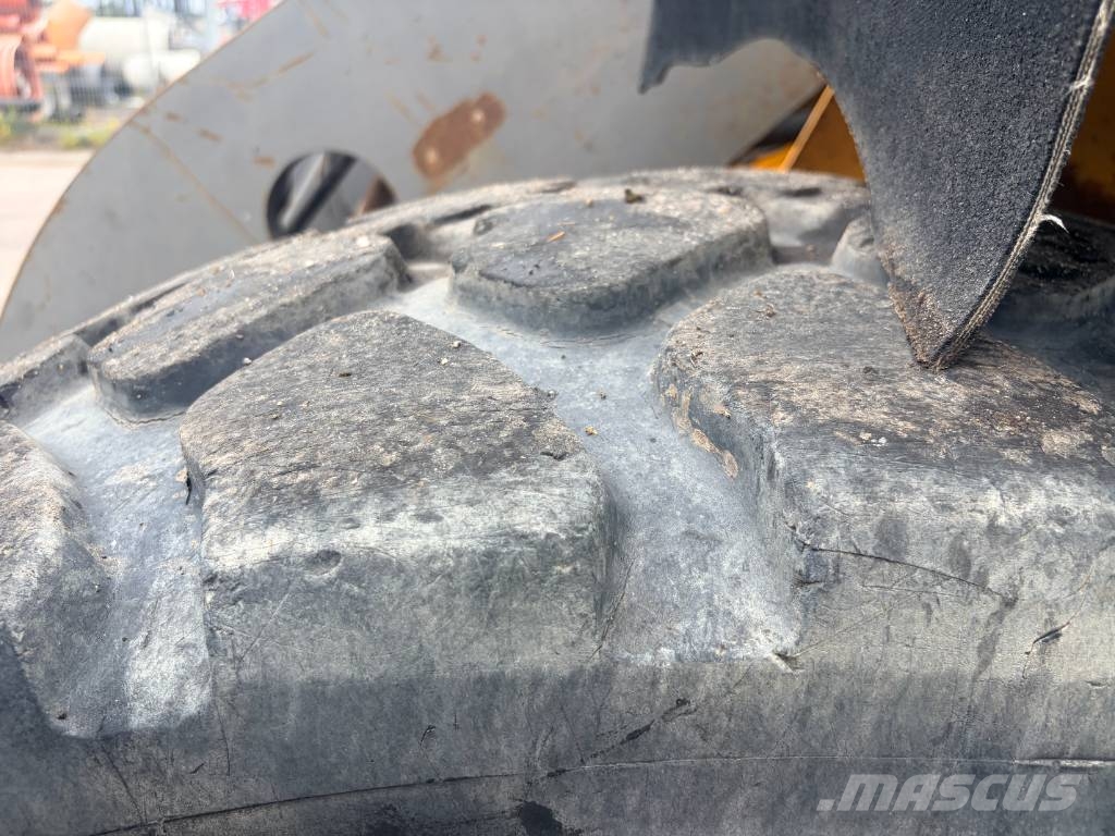 Volvo L 90 C لوادر بعجل
