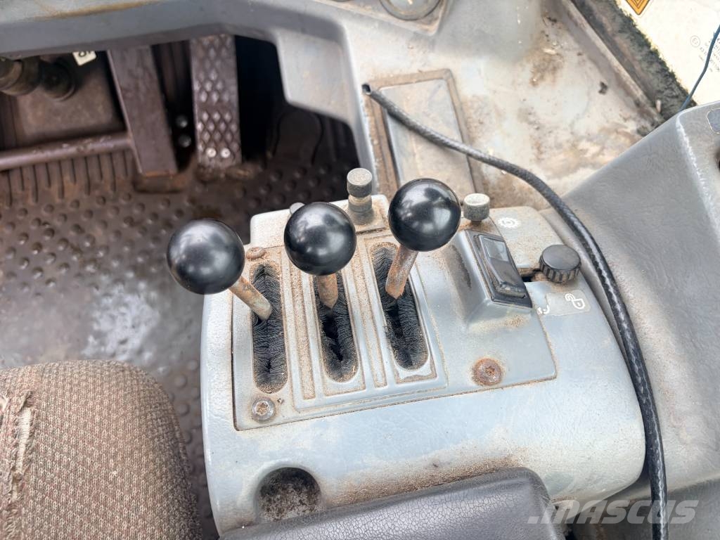 Volvo L 90 C لوادر بعجل