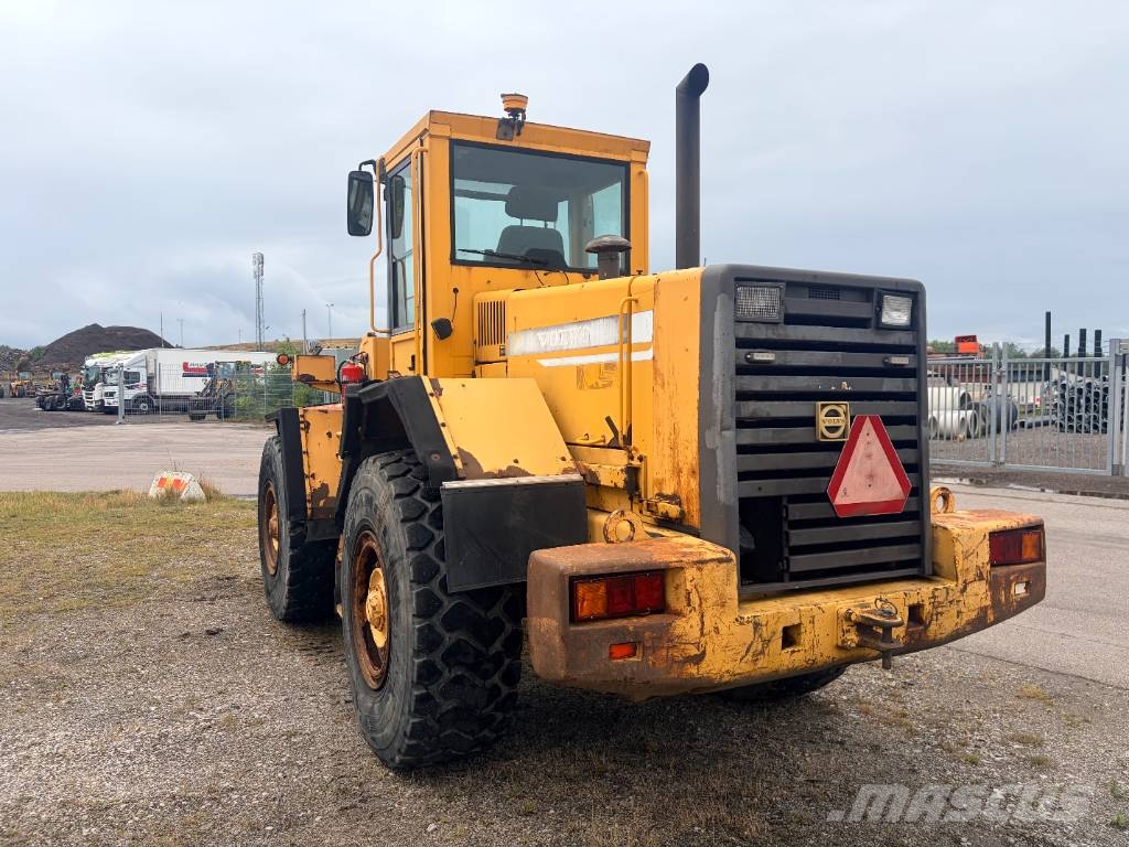 Volvo L 90 C لوادر بعجل