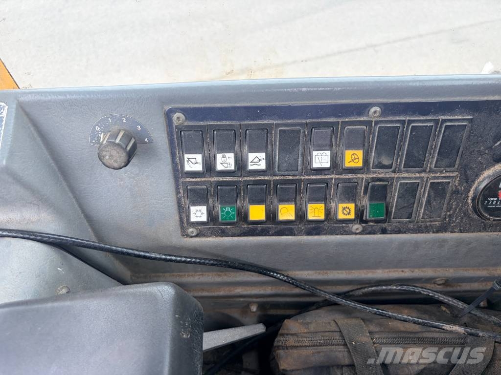 Volvo L 90 C لوادر بعجل