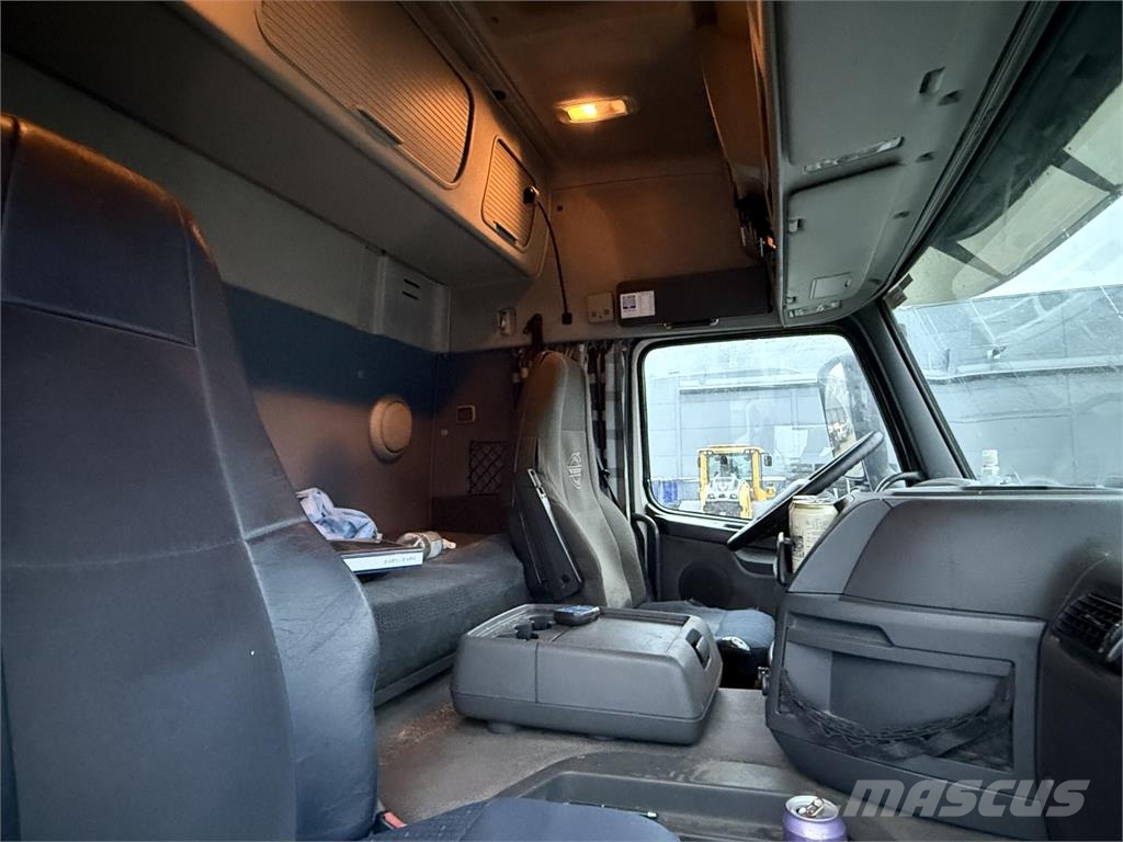 Volvo FM460 Temperature controlled trucks