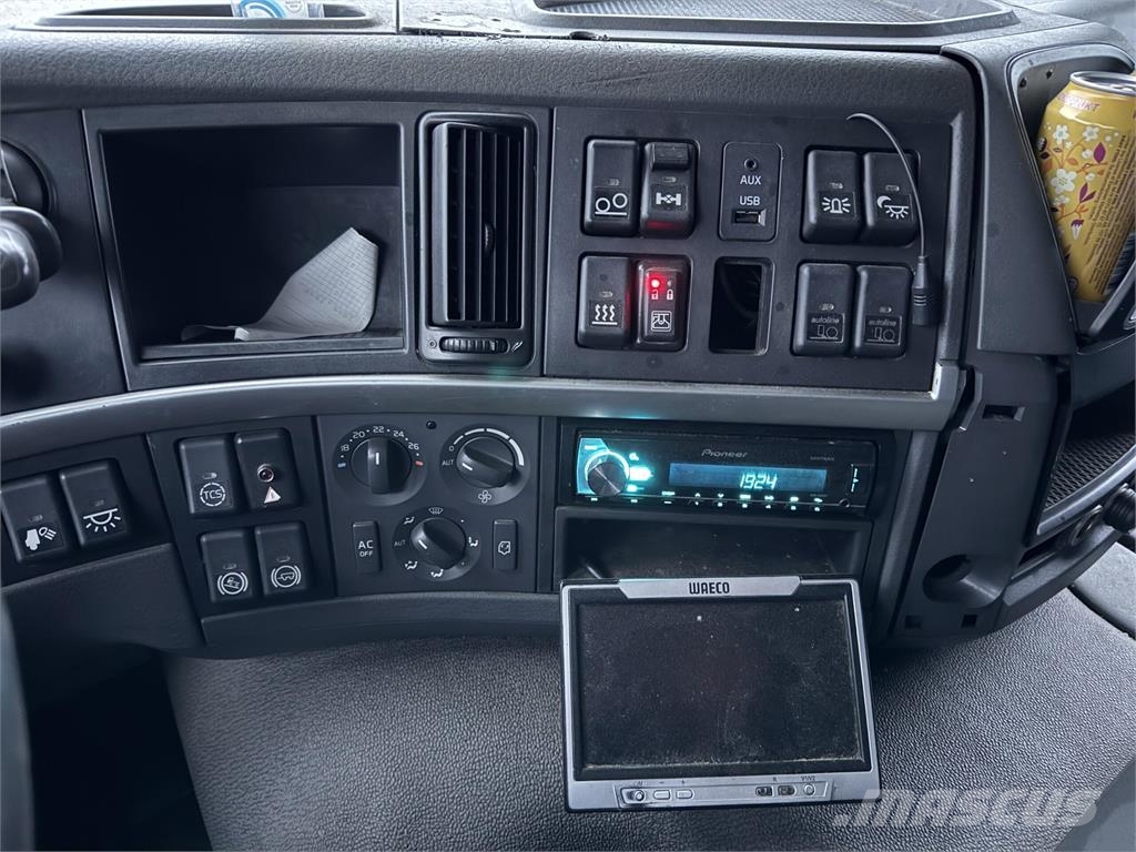 Volvo FM460 Temperature controlled trucks