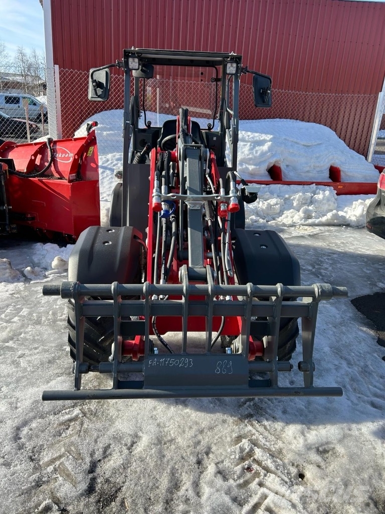 Weidemann 1260LP Večnamenski nakladalci