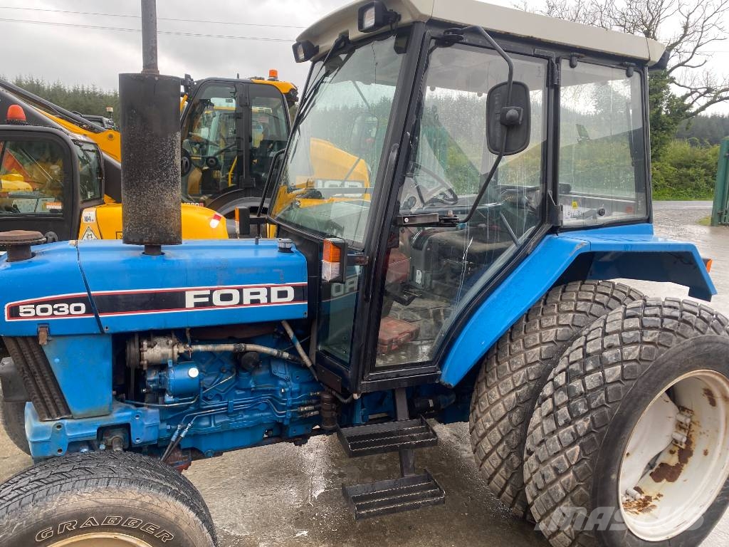 Ford 5030 جرارات مدمجة