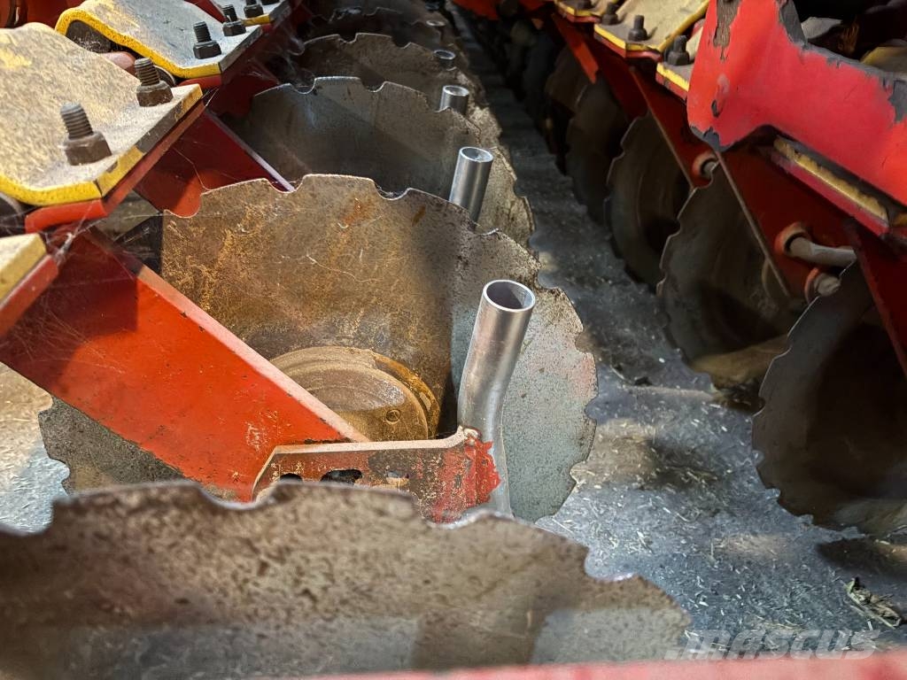 Väderstad Rapid400C Combination drills