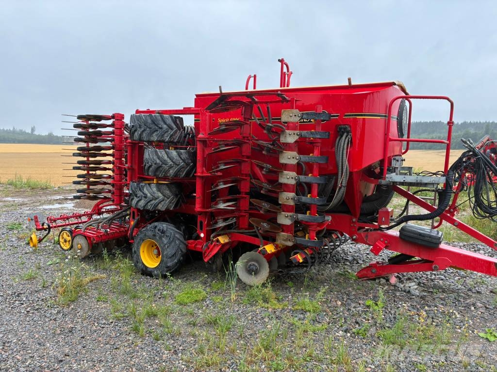 Väderstad Spirit 600C مثاقيب مدمجة