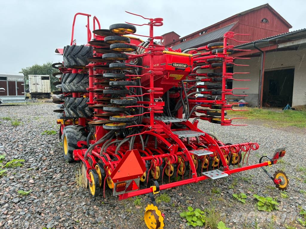 Väderstad Spirit 600C مثاقيب مدمجة