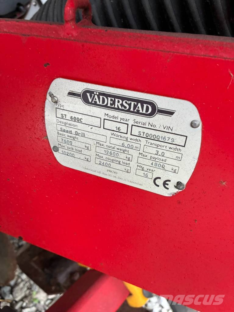 Väderstad Spirit 600C مثاقيب مدمجة