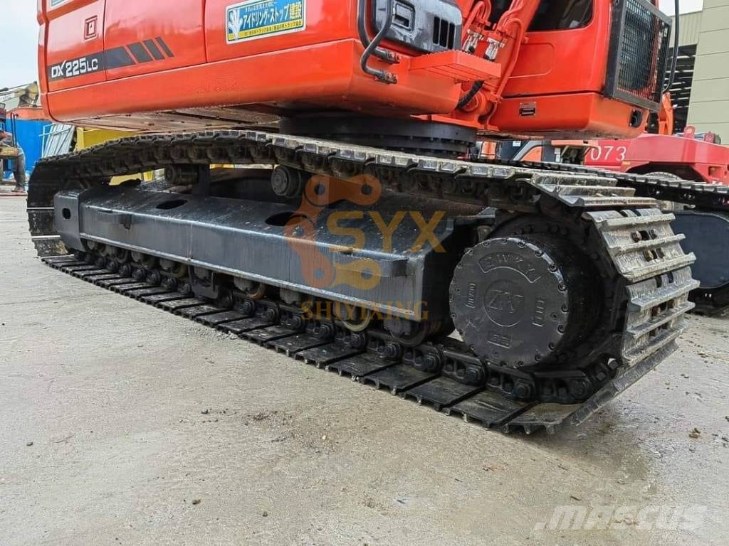 Doosan DX 225 LCA 履带挖掘机