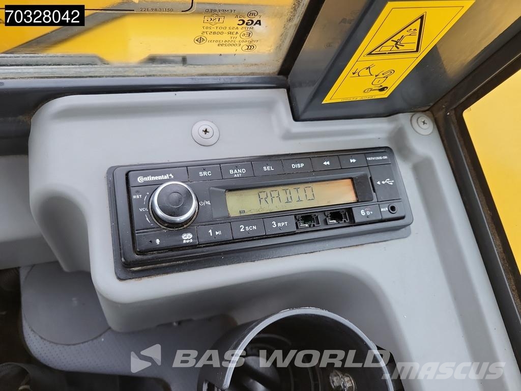 Komatsu PC80 MR- 5E0 A/C Mini kotrók < 7t