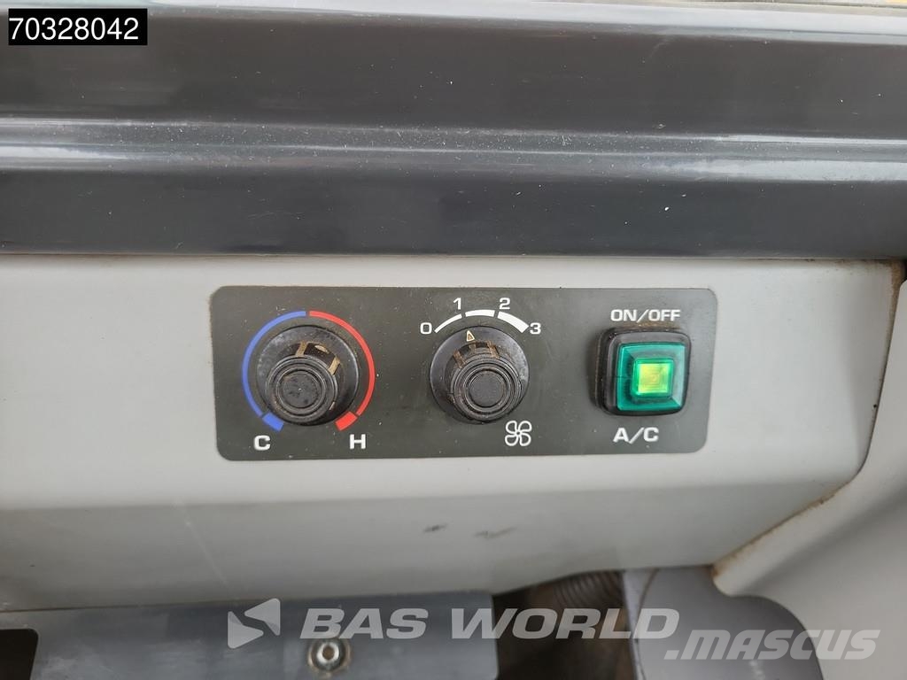 Komatsu PC80 MR- 5E0 A/C Mini kotrók < 7t