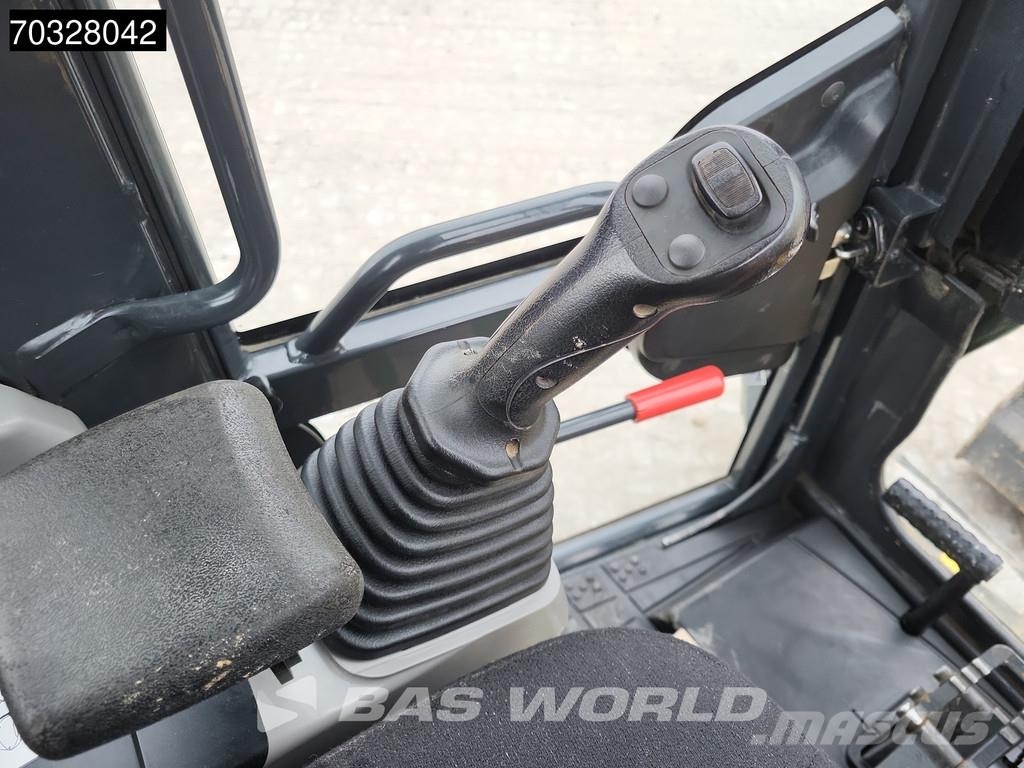 Komatsu PC80 MR- 5E0 A/C Mini kotrók < 7t